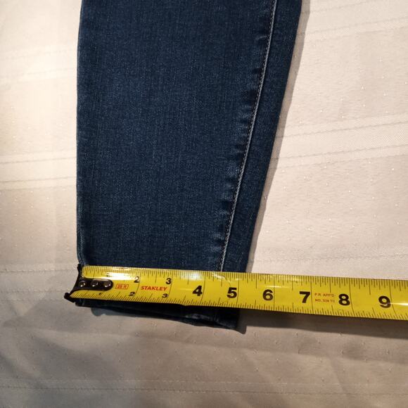 Talbots Women’s Jegging Jeans Size 14P Petite Talia Wash Mid-Rise Stretch Denim - Picture 9 of 9